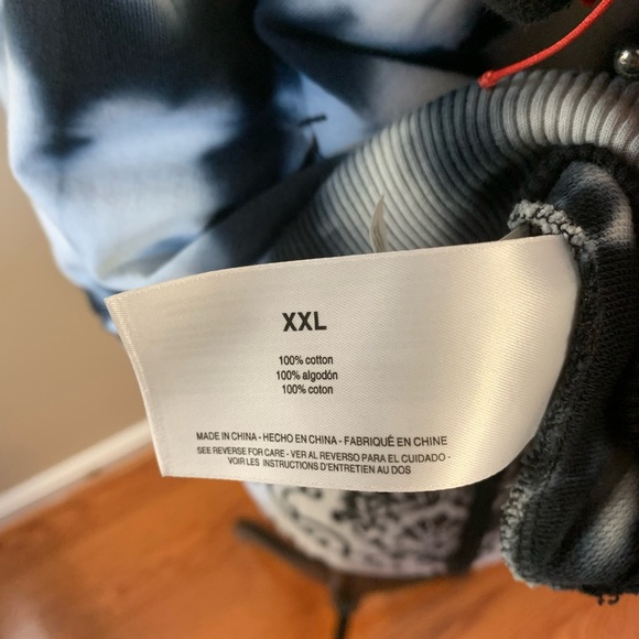 William Rast, Women’s Black & White Tie-Dye Sweatshirt, size XXL - Picture 11 of 15